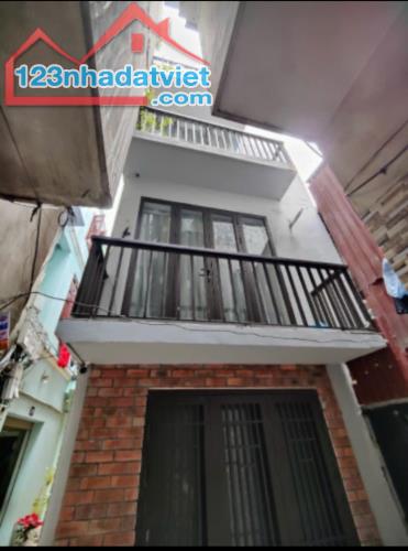 Bán nhà Lô góc 3 thoáng, cách phố Lê Thanh Nghị chỉ 20m, 37m2 x 4 tầng, giá 8.3 tỷ - 1