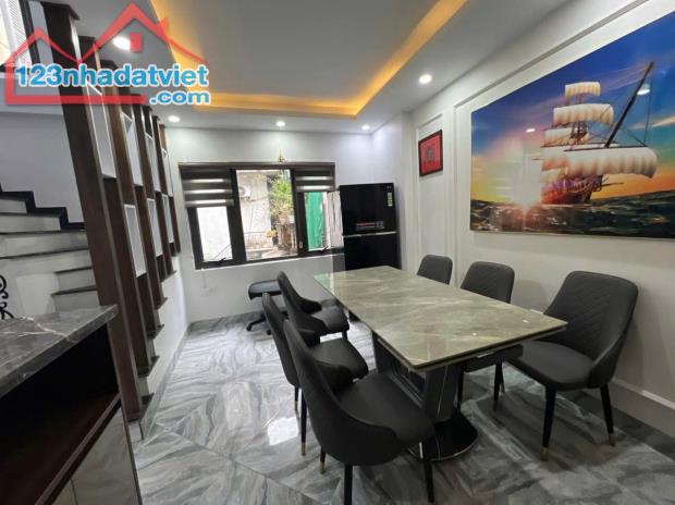 BÁN NHÀ PHỐ ĐỘI CẤN - TT BA ĐÌNH - NHÀ ĐẸP Ở NGAY - NGÕ RỘNG THOÁNG MÁT - SỔ ĐỎ VUÔNG ĐẸP - 1