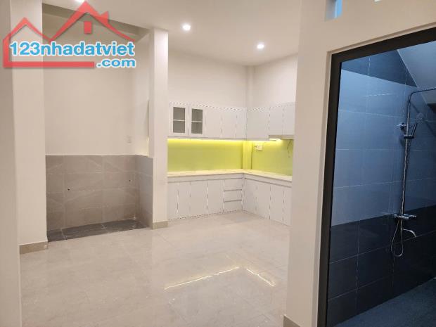 Bán gấp nhà 4 lầu Bùi Quang Là, P12 Gò Vấp 6,8 tỷ - 1