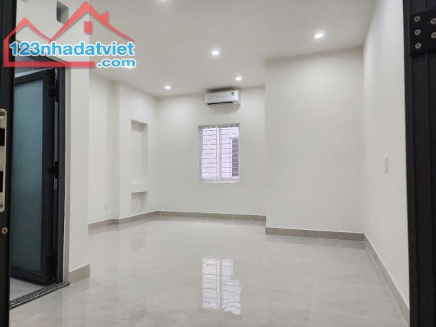 Bán gấp nhà 4 lầu Bùi Quang Là, P12 Gò Vấp 6,8 tỷ - 2