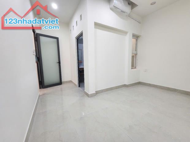 Bán gấp nhà 4 lầu Bùi Quang Là, P12 Gò Vấp 6,8 tỷ - 3