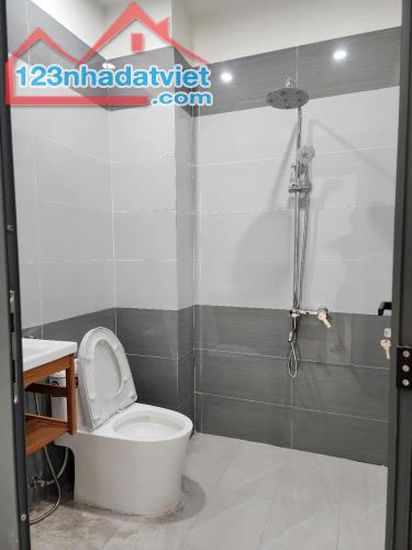 Bán gấp nhà 4 lầu Bùi Quang Là, P12 Gò Vấp 6,8 tỷ - 5