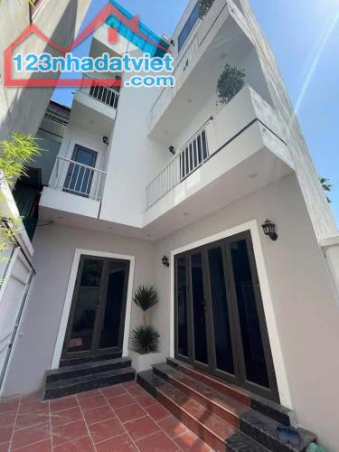 Nhỉnh 5 tỷ Biệt thự mini gần Ngũ Hiệp,Thanh Trì, 70m2 xây 4 tầng , ô tô đỗ cổng.