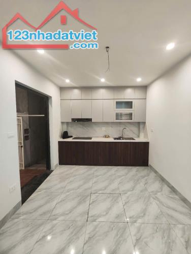 Nhỉnh 5 tỷ Biệt thự mini gần Ngũ Hiệp,Thanh Trì, 70m2 xây 4 tầng , ô tô đỗ cổng. - 4