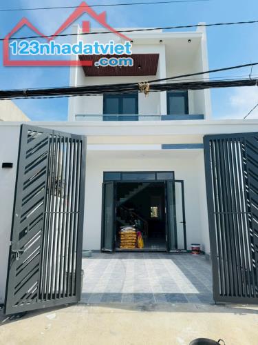 BÁN NHÀ NGAY KHU DÂN CƯ LAVENDER,CÁCH TÂN PHONG 10PHÚT ĐI XE
