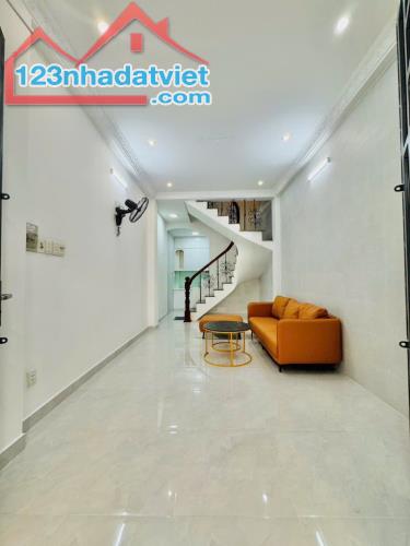 Siêu phẩm Phú Nhuận – Nhà đẹp 3 tầng – Cạnh hẻm xe hơi – Khu vip đồng bộ Phan Đăng Lưu