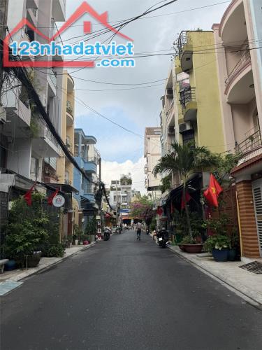 **Bán nhà HXH Nguyễn Quang Bích, phường 13, Tân Bình (5,5x16), 3 lầu đẹp - 4