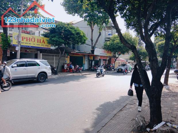 Cho thuê tòa nhà 22 - 24 Phan Thúc Duyện, Tân Bình. Trệt, 4 lầu, DT 900m2 chỉ 130tr - 2