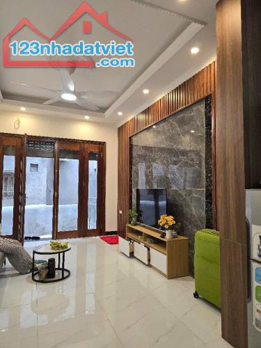Nhà phố Âu Cơ cần bán, ngõ 2 SH tránh, 36m2, 6,8 tỷ