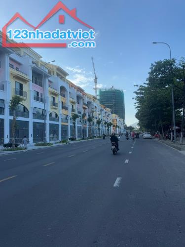 Chủ ngộp! Căn 4 tầng ngay TT Hoà Cường, ĐN