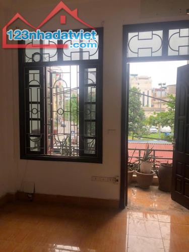 Cho thuê nhà riêng Nguyễn Hoàng, Mai Dịch, Cầu Giấy 60m x 3T giá 18.5tr, để ô tô thoải mái - 3