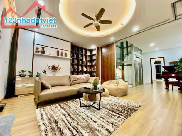 Bán nhà vip gara Nguyễn Văn Huyên 55m 7T thang máy vừa ở vừa kinh doanh, chỉ hơn 300tr/m2 - 2