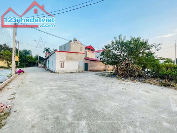 💥 ĐẤT ĐẤU GIÁ X5 ĐÔNG TÂY VÂN NỘI ĐÔNG ANH GẦN CẦU NHẬT TÂN GIÁ 8.X TỶ💥  👉 Diện tích 69