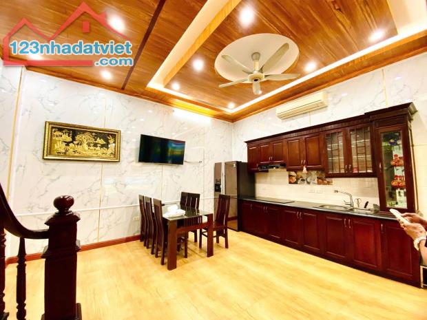 7,5 t.ỷ  B.á.n nhà Ngõ 38 Xuân la - Gần phố - Ngõ nông - Nhà dân xây kiên cố - Ô tô 7 chỗ - 2