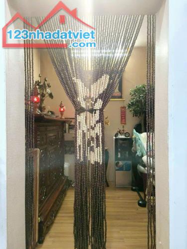 BÁN NHÀ TẬP THỂ QUẬN HAI BÀ TRƯNG. 60M2. NHÀ CHÂN ĐẾ . Ô TÔ KD. NHỈNH 4TỶ3 - 3