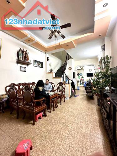 Bán nhà phố Tôn Đức Thắng, Đống Đa, ô tô vào nhà, tiện KD, 5 tầng 68m2 giá 19 tỷ - 1