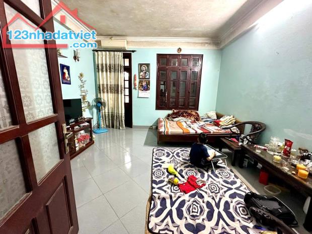 Bán nhà phố Tôn Đức Thắng, Đống Đa, ô tô vào nhà, tiện KD, 5 tầng 68m2 giá 19 tỷ - 2