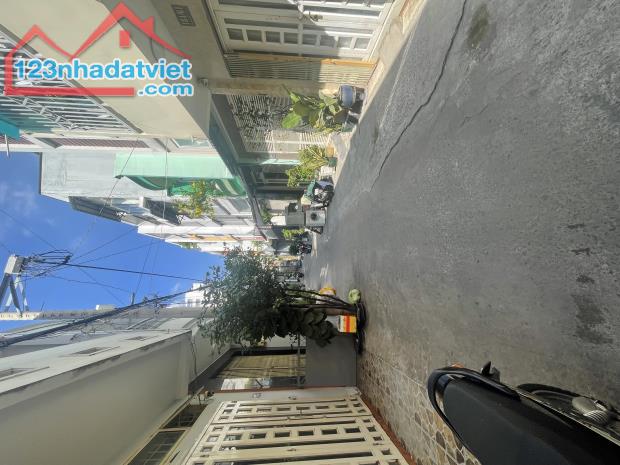 SỔ HỒNG CHÍNH CHỦ - 55,6m2, 3PN, hẻm xe hơi, sát Phan Đăng Lưu Bình Thạnh, nhỉnh 4Tỷ - 1