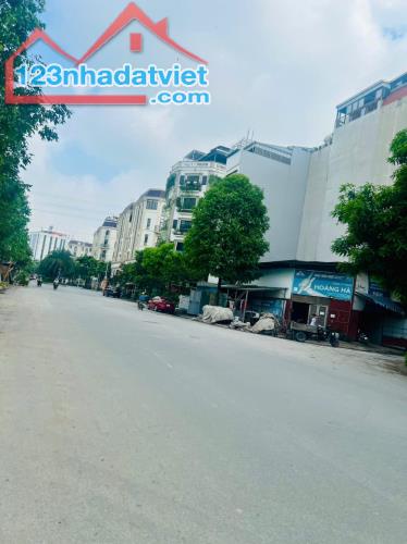 Himlam Vạn Phúc 45m 5 tầng vỉa hè kinh doanh, 20m ra trường Vạn Bảo. Giá 16 tỷ xx - 1