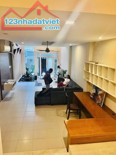 💖 Bán nhà đẹp trung tâm Quận 1 57m giá hợp lý 18,5 tỷ 6 phòng hẻm xe hơi - 1