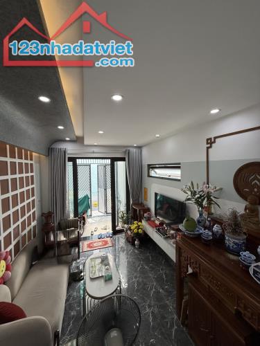 Cần bán gấp nhà mới, lô góc Nguyễn Sỹ Sách-Tân Bình, 50m, gần sân bay, chỉ 5.x tỷ, bao rẻ - 1