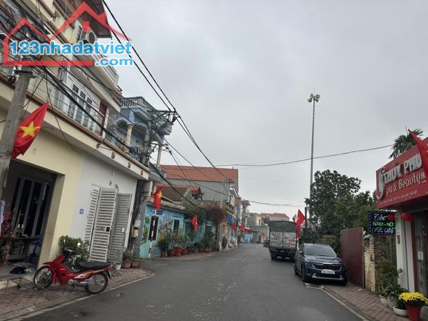 TO KHÊ- HÀN LẠC- GIA LÂM- Ô GÓC 3 THOÁNG - HAI MẶT NGÕ Ô TÔ - VIEW VƯỜN HOA - ĐÓN QUẬN - T