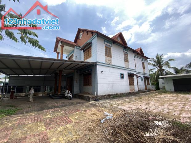 BÁN BIỆT THỰ SÂN VƯỜN 1000m2, 2 TẦNG, NGUYỄN XIỂN, GẦN VINHOMES, LONG BÌNH, QUẬN 9