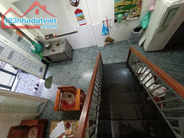 # Nhà Hoàng Diệu, góc Kiệt 3 mặt thoáng, sát kiệt chính, 65m2, 2 tầng đúc cực chắc, 3.1 tỷ