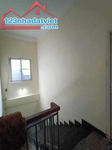 # Nhà Hoàng Diệu, góc Kiệt 3 mặt thoáng, sát kiệt chính, 65m2, 2 tầng đúc cực chắc, 3.1 tỷ - 1
