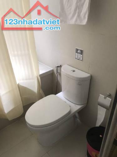 Bán khẩn cấp nhà 8/3 Hai Bà Trưng 70 m2-3,2 tỷ nhà mới ở ngay ,đầy đủ nội thất - 2