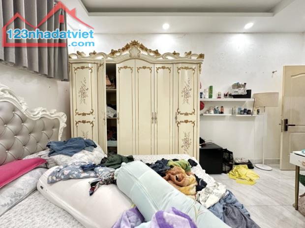 Bán Nhà Quận 3, Đường Lê Văn Sỹ,4 Tầng, 55m2, Bank đinh giá 8.5 tỷ bán giá chỉ 6 tỷ 900 TL