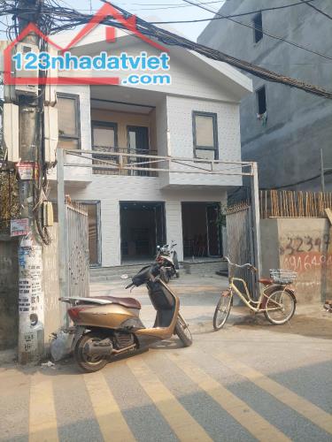 Cho thuê nhà 2 tầng mới xây,DTSD 140m2,thiết kế hiện đại khu Ngọc Thụy, Long Biên,HN