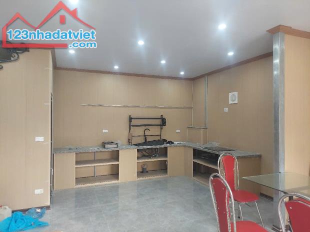 Cho thuê nhà 2 tầng mới xây,DTSD 140m2,thiết kế hiện đại khu Ngọc Thụy, Long Biên,HN - 1