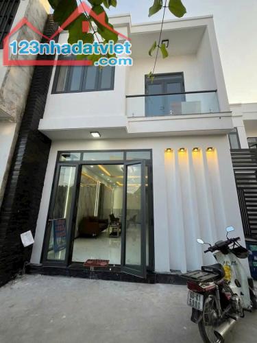 Nhà sr hoàn công 2.75 tỷ/63 m2 /1 lầu 1 trệt kế khu TĐC Bửu Hòa