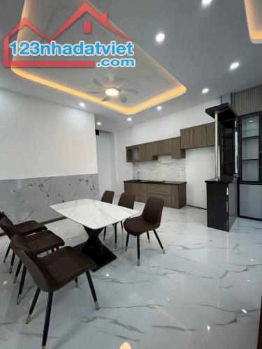 Nhà sr hoàn công 2.75 tỷ/63 m2 /1 lầu 1 trệt kế khu TĐC Bửu Hòa - 1