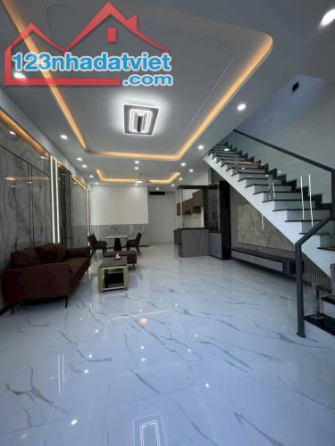 Nhà sr hoàn công 2.75 tỷ/63 m2 /1 lầu 1 trệt kế khu TĐC Bửu Hòa - 2