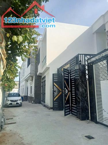 Nhà sr hoàn công 2.75 tỷ/63 m2 /1 lầu 1 trệt kế khu TĐC Bửu Hòa - 3