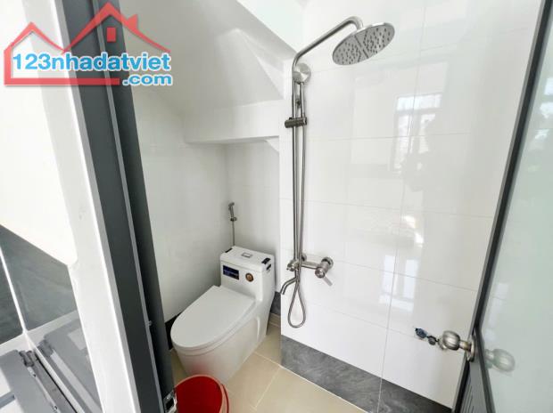 nhà đẹp gần eaon bình tân xe hơi ngủ trong nhà 3tầng 5phòng ngủ chủ gấp bán ace nhanh tay - 3