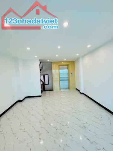 BÁN NHÀ PHỐ HỒNG TIẾN -VỊ TRÍ HIẾM KINH DOANH ĐỈNH 59 M- 14,95TỶ