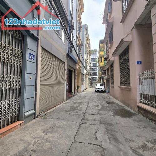 BÁN GẤP SIÊU PHẨM NGUYỄN KHANG CẦU GIẤY 40M*5T CHỈ 13.4 TỶ, PHÂN LÔ OTO TRÁNH, KINH DOANH.