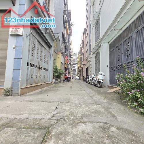 BÁN GẤP SIÊU PHẨM NGUYỄN KHANG CẦU GIẤY 40M*5T CHỈ 13.4 TỶ, PHÂN LÔ OTO TRÁNH, KINH DOANH. - 1