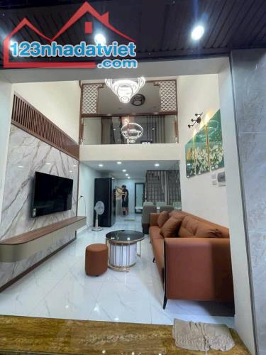 Nhà Đẹp Gần Đường Ô TÔ Tam Trinh, Hoàng Mai 27m, 5 tầng, mt 3.2m, giá 5.95 tỷ.