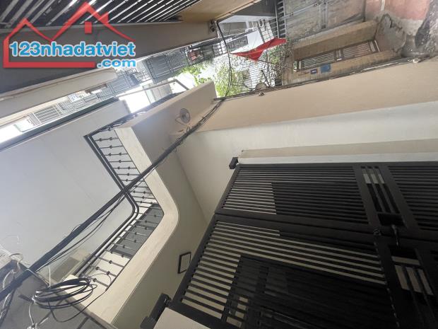 Mỗ lao lô góc 50m mt4m, 2 tầng 3 ngủ, ô tô tránh cách 20m an sinh đỉnh