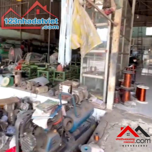 Cho thuê mặt bằng, xưởng sản xuất 850m² gần cây xăng Kim Hằng, Tân Uyên, BD. Giá rẻ. Liên - 2