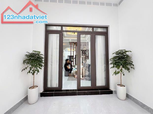 Đống Đa - Tôn Đức Thắng - Khâm Thiên - Ngõ rộng - 32 m - 4 Tầng - 4 PN - 5,6 tỉ. - 2