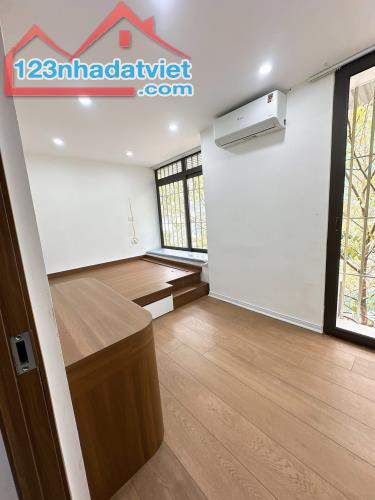 Nhà Đẹp - Ở Ngay- Lô Góc - Tập Thể Thành Công - Ba Đình - Dt:55m2/PK/2PN/Bếp*nhỉnh 3 tỷ - 3