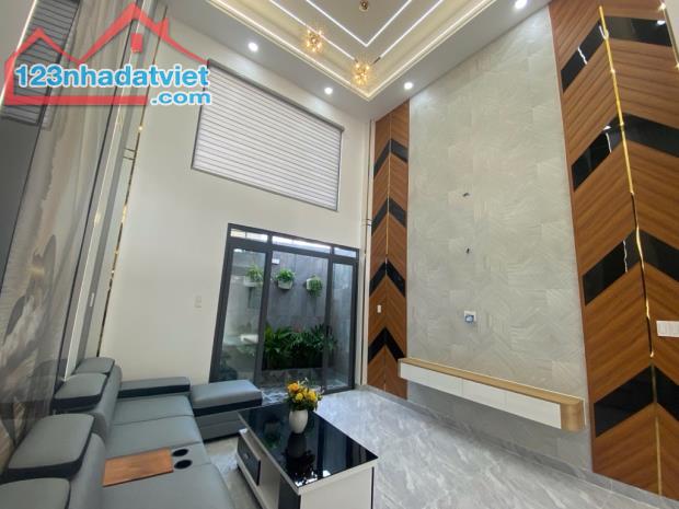 nhà đẹp ngay eaon bình tân hẻm 8m sát mặt tiền 4tầng dtsd 208m2 dọn vào ở ngay - 1
