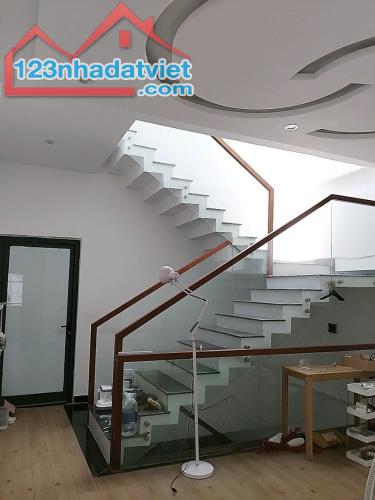 Bán nhà 3 tầng đường Nguyễn Cao, sát biển Thanh Khê, Đà Nẵng - DT 75m2, Giá 5,95 tỷ tl - 2