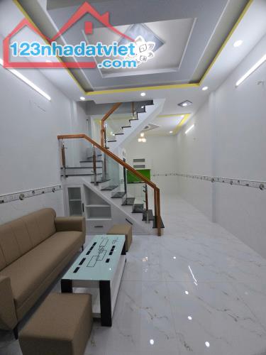 LÊ VĂN QUỚI - HẺM 4M THẲNG TRỤC - 36M2 - 2 TẦNG 2PN 2WC - CHỈ 4.05 TỶ