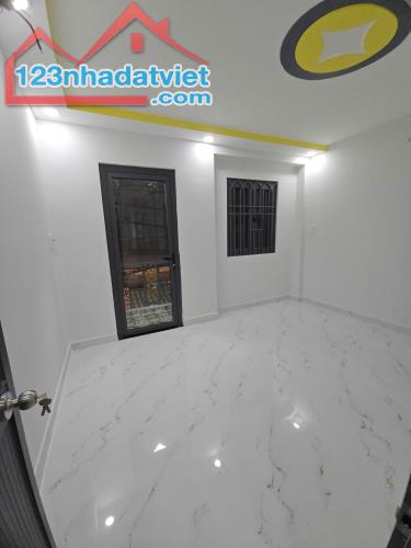 LÊ VĂN QUỚI - HẺM 4M THẲNG TRỤC - 36M2 - 2 TẦNG 2PN 2WC - CHỈ 4.05 TỶ - 4